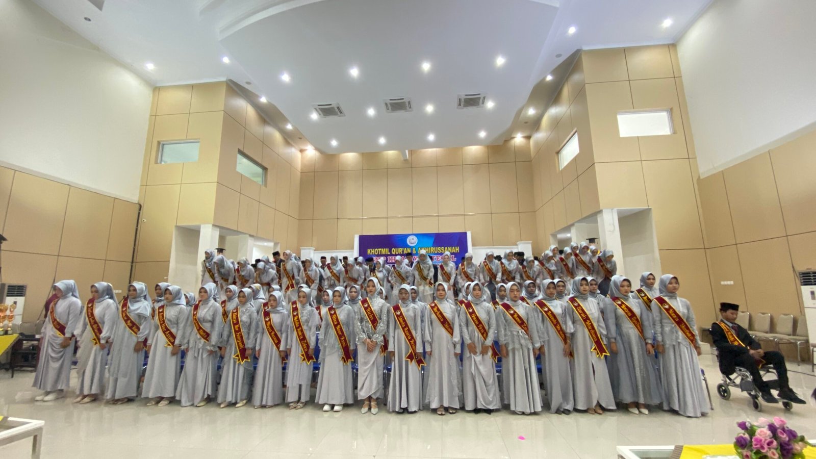 Memperingati Momen Wisuda, SMP Ihsaniyah Tegal Mengadakan Khotmil Quran dan Akhirussanah