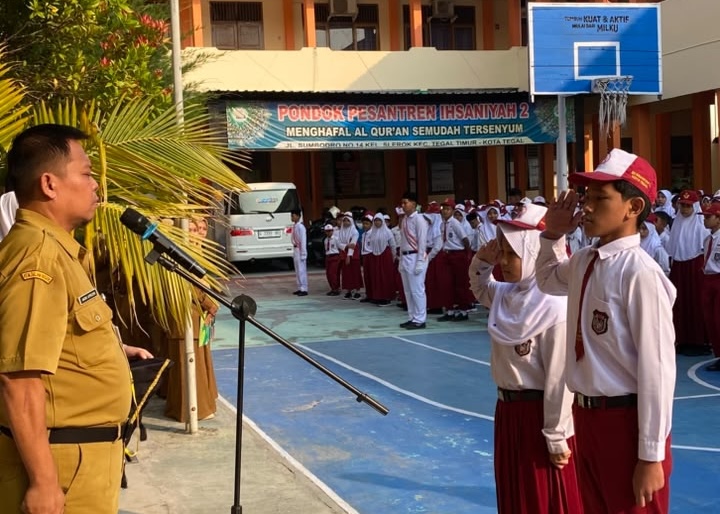 Upacara-mpls-smp-ihsaniyah-tegal